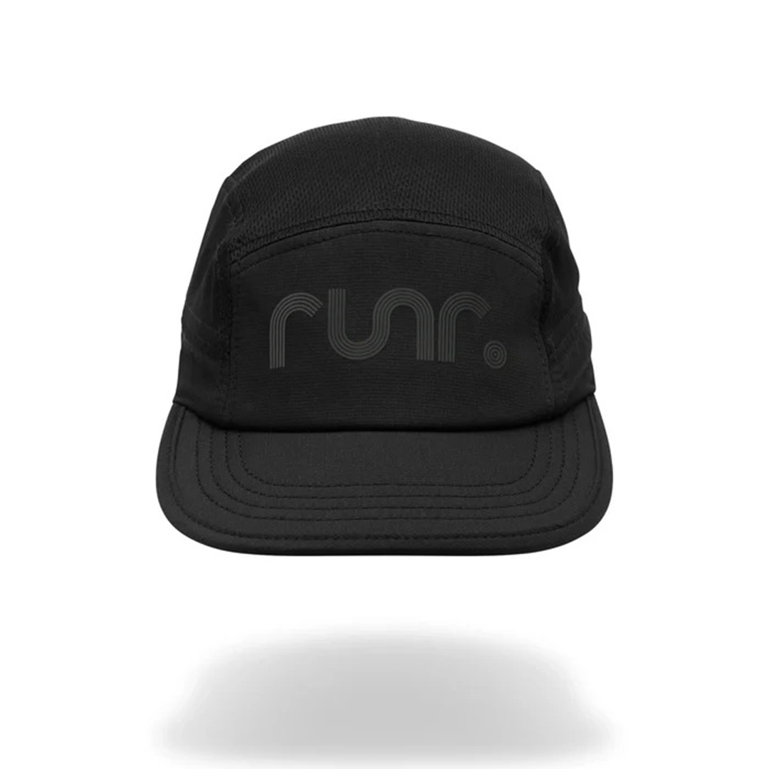 Runr Stuttgart Blackout technical running hat in black
