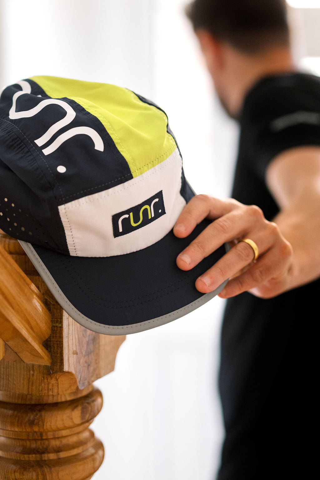 Runr London running hat - detail view