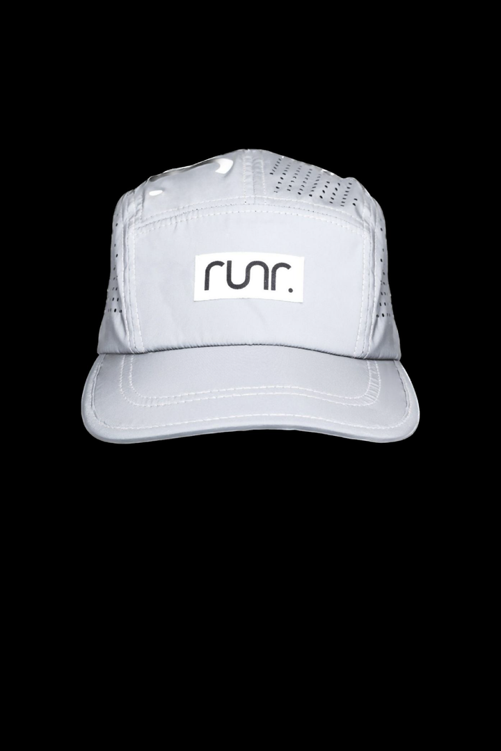 Runr Lumos reflective running hat in silver - front view