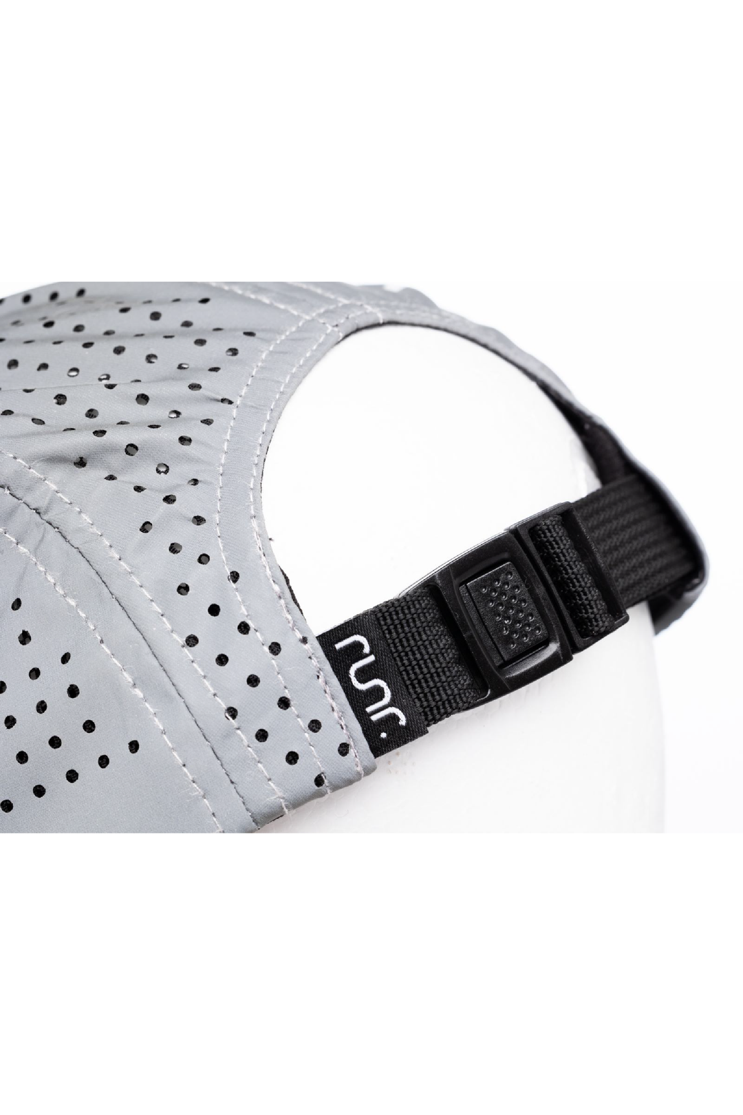 Runr Lumos reflective running hat in silver - alternate view
