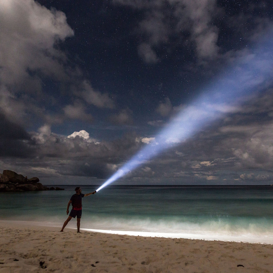 MT14 Rechargeable Torch, 1000 Lumens - HikeWare  