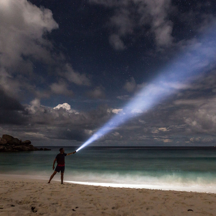 MT14 Rechargeable Torch, 1000 Lumens - HikeWare  