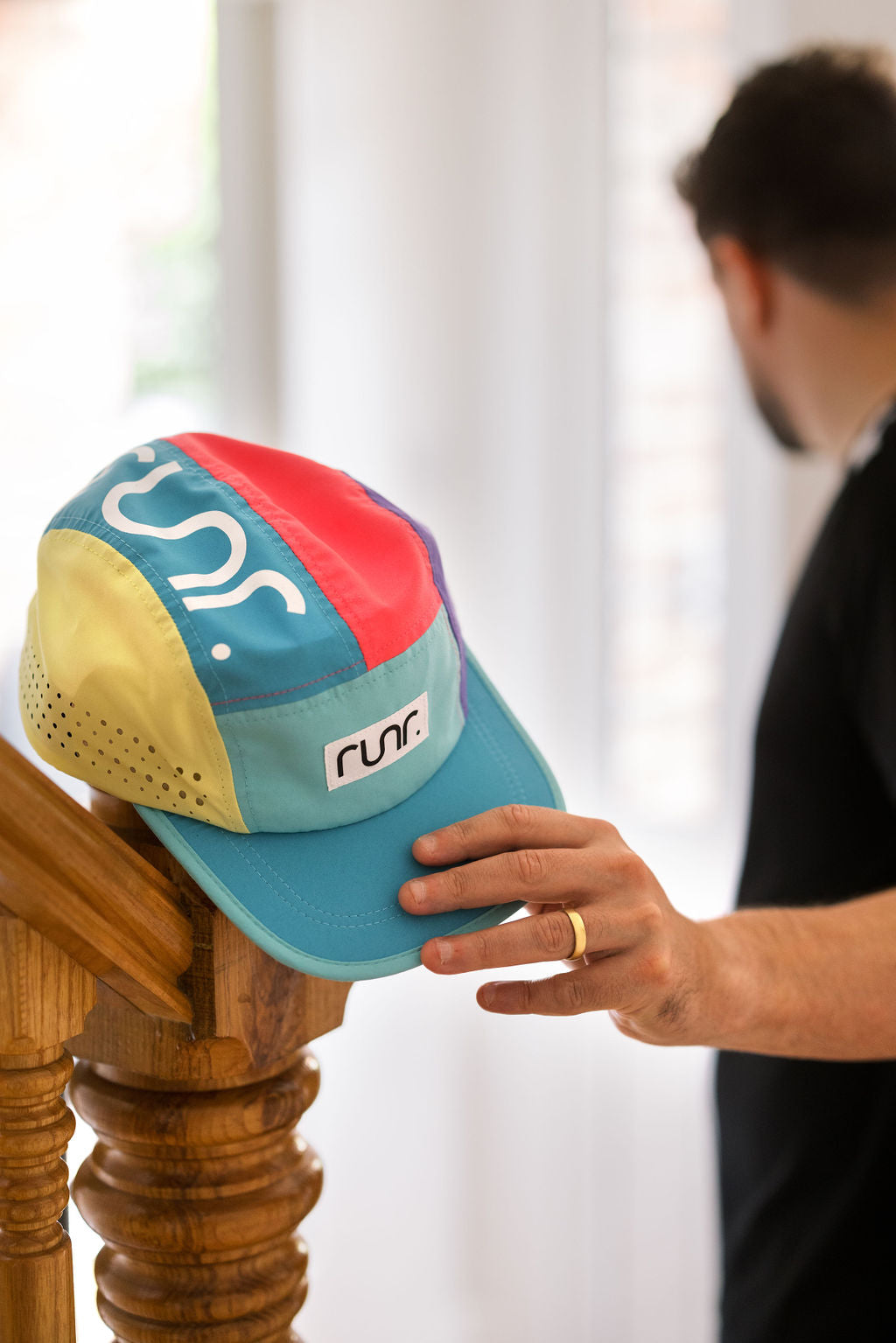Runr Osaka running hat - top view