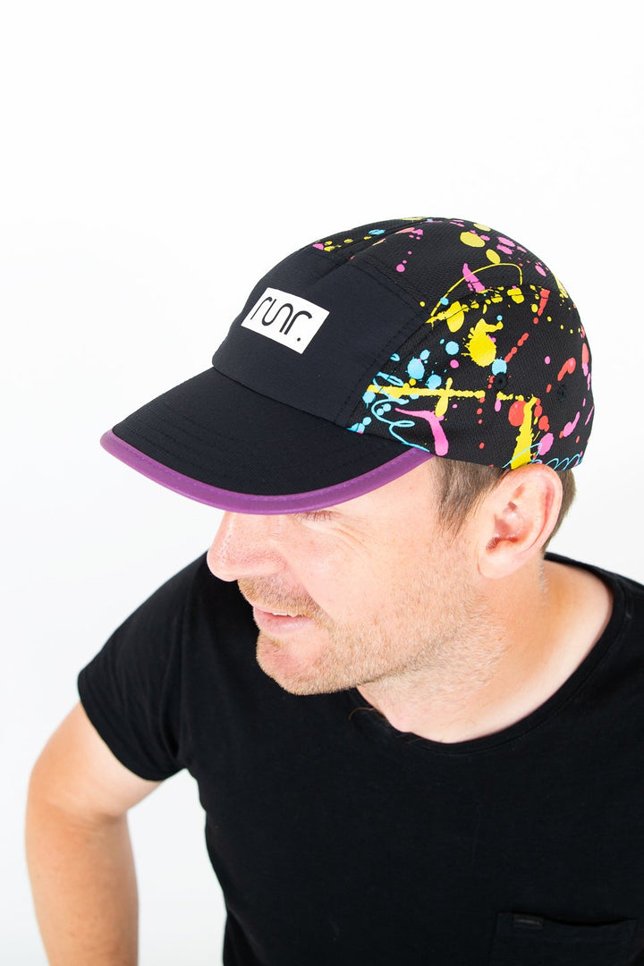 Runner wearing the Runr Tokyo running hat