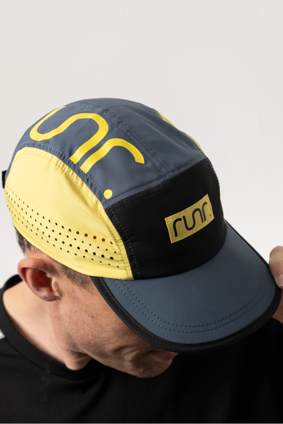 Runr Seoul running hat - under-peak view